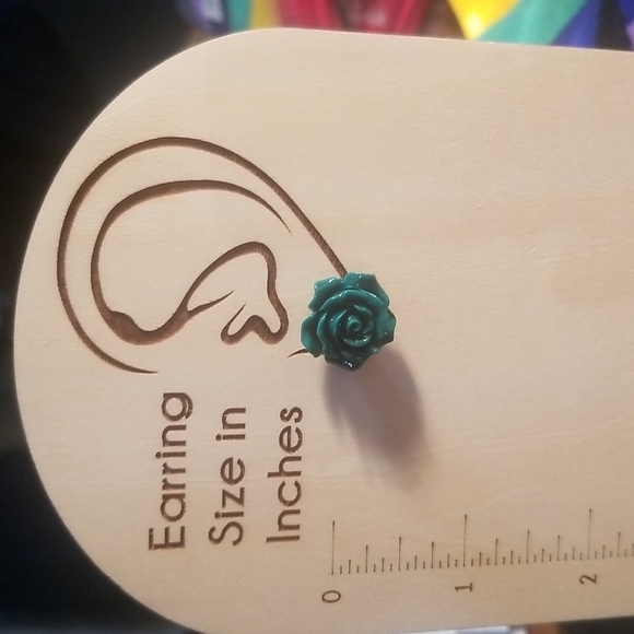🎉5 For $15🎉DARK Green Rose Stud Earrings-- Resin with stainless steel posts - Picture 3 of 3